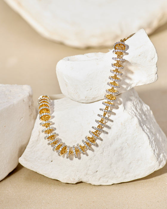 ENCHANTING SWIRL BRACELET